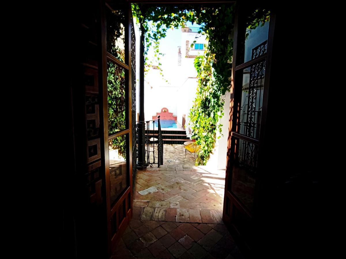Frenteabastos Suites Cafe Hostal & Apartments Carmona  Buitenkant foto
