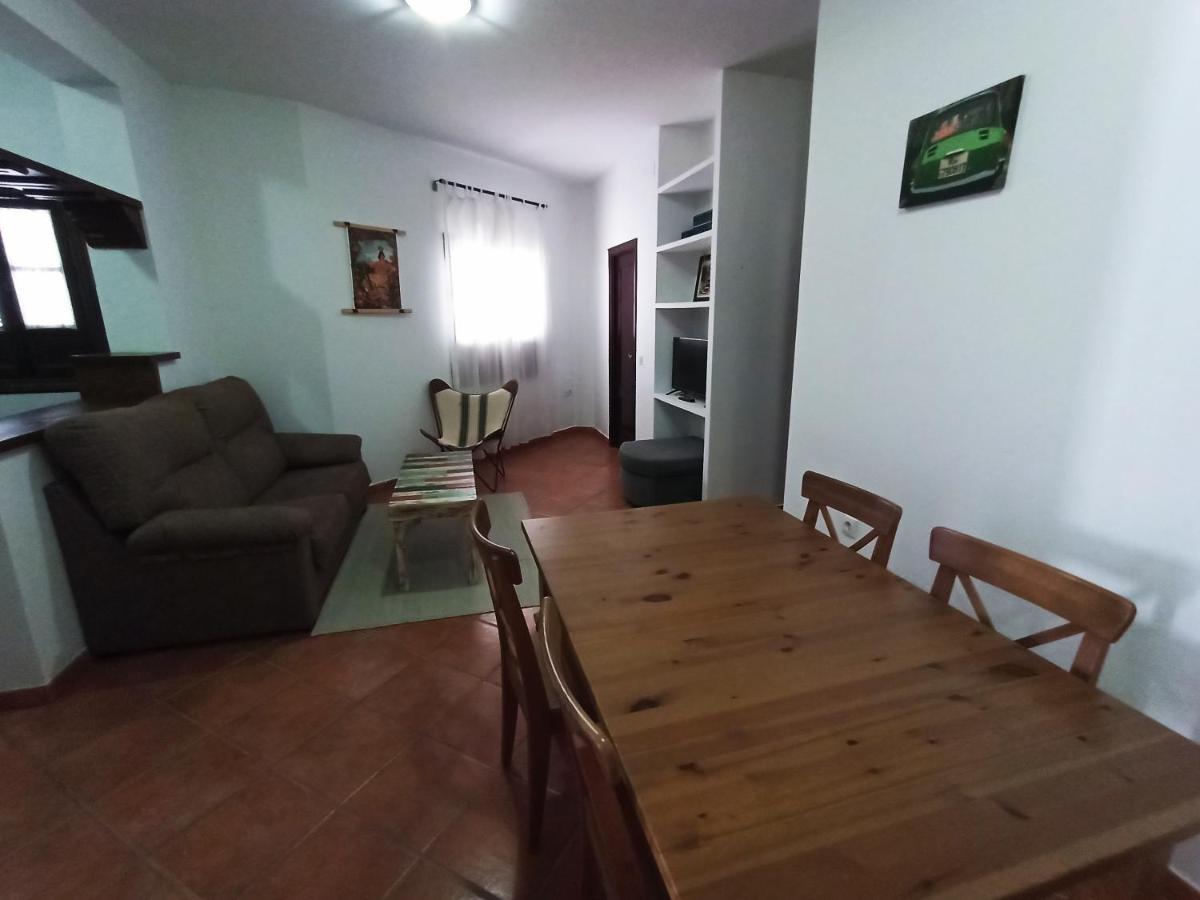 Frenteabastos Suites Cafe Hostal & Apartments Carmona  Buitenkant foto