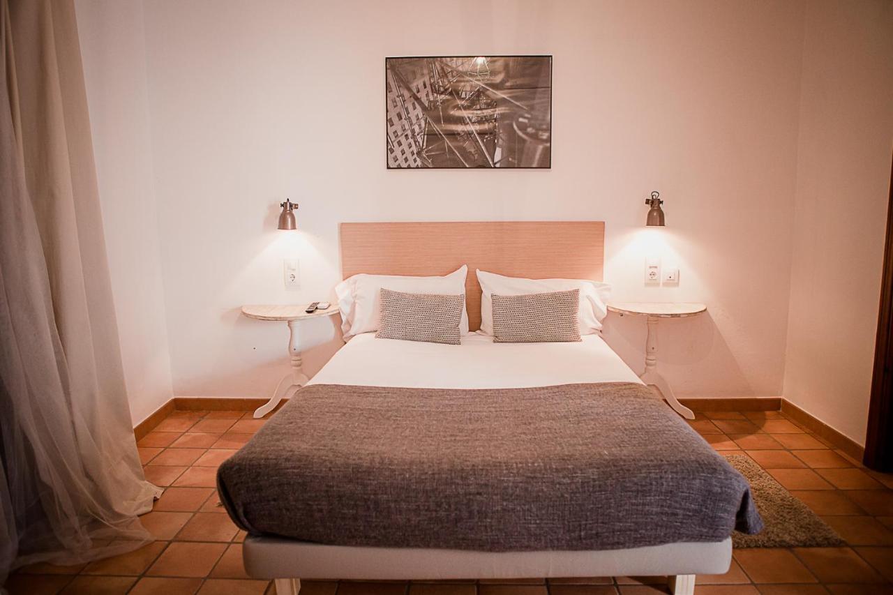 Frenteabastos Suites Cafe Hostal & Apartments Carmona  Buitenkant foto
