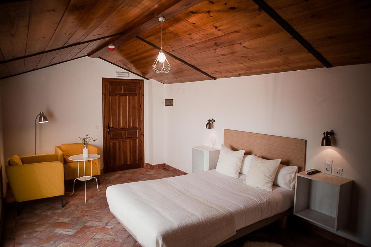 Frenteabastos Suites Cafe Hostal & Apartments Carmona  Buitenkant foto