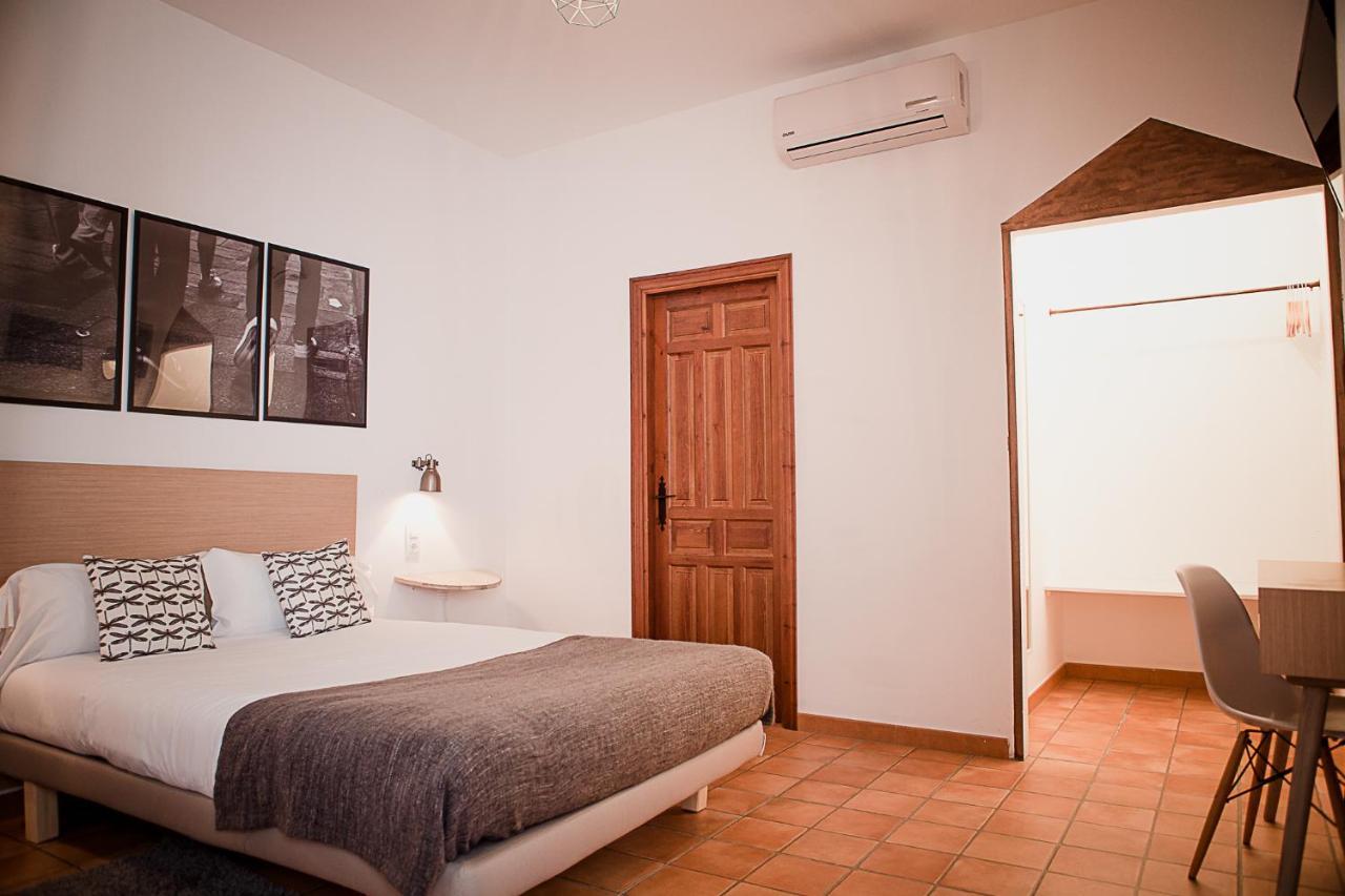 Frenteabastos Suites Cafe Hostal & Apartments Carmona  Buitenkant foto