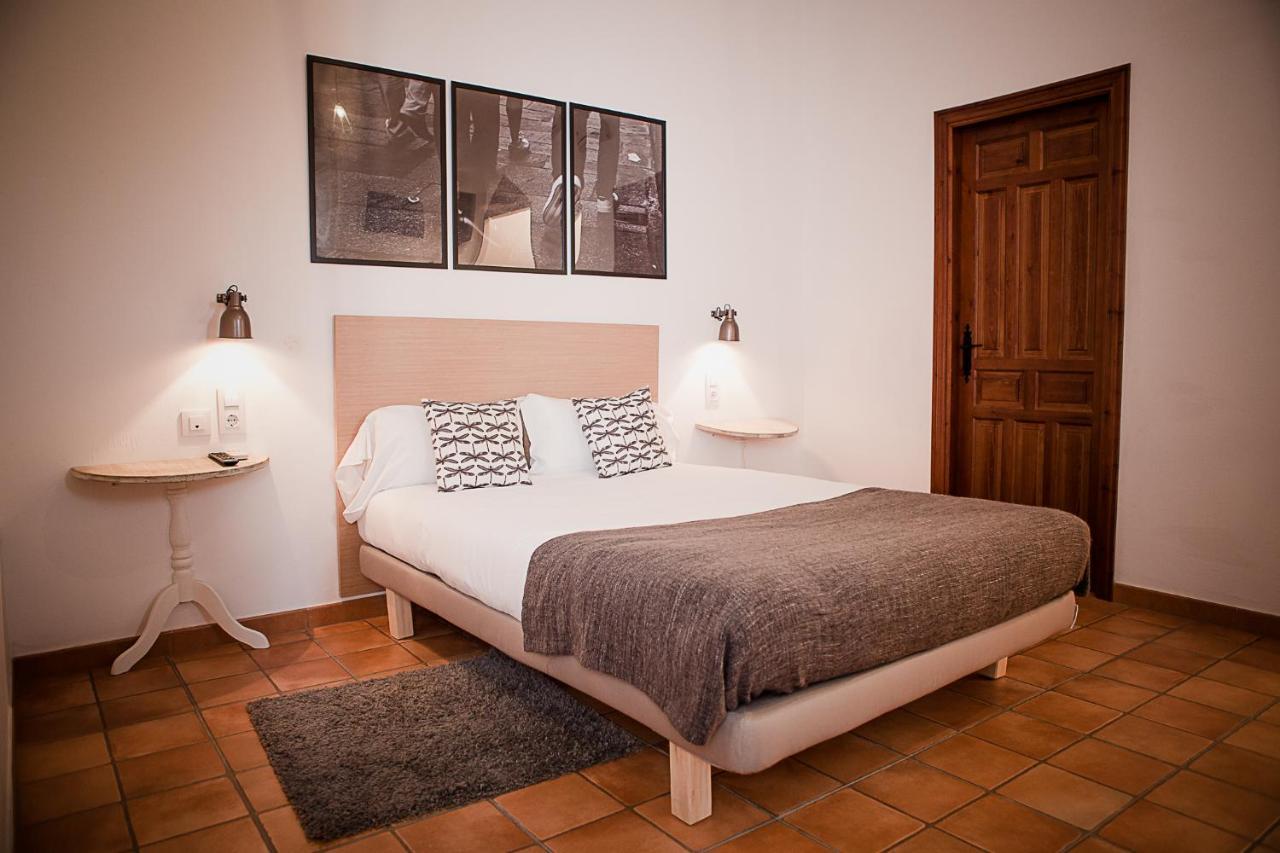Frenteabastos Suites Cafe Hostal & Apartments Carmona  Buitenkant foto